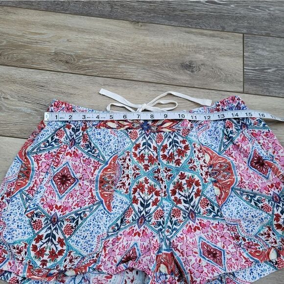 Gap size med patriotic summer shorts - Picture 6 of 10